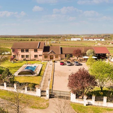 Resort Kovacs Novosedly  Екстер'єр фото
