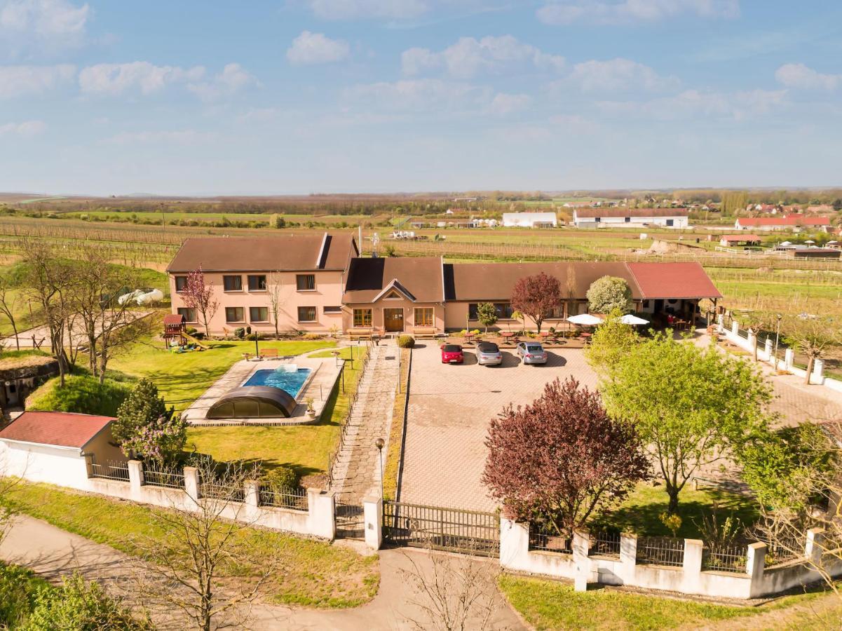 Resort Kovacs Novosedly  Екстер'єр фото